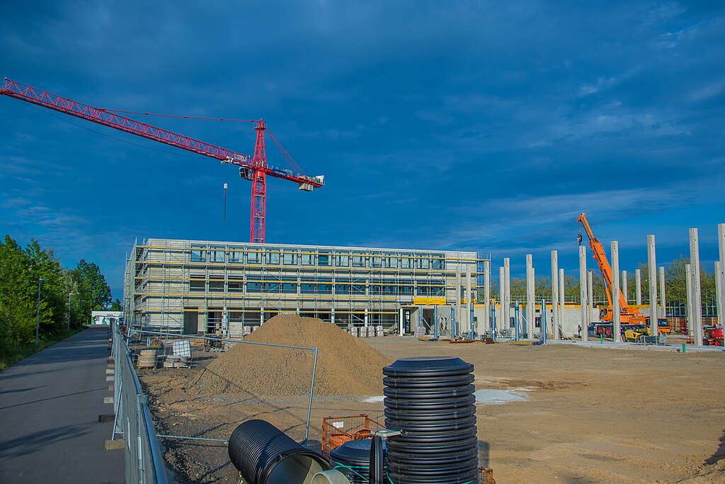 Lößnig von oben  Leipzig-Lößnig mit Stauteich und Rundling